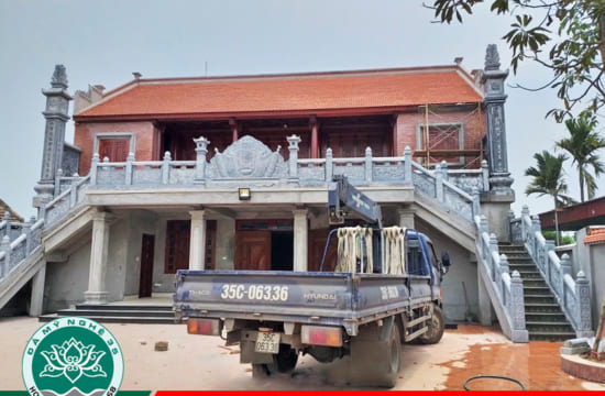 Kích thước bậc tam cấp đá chuẩn phong thủy cho nhà thờ họ 15 Cần mua hàng rào đá chất lượng đến đâu?